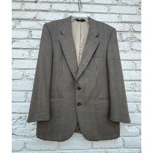 vintage Burberrys blazer featuring a houndstooth pattern wool 44R